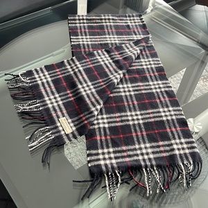 Burberry 100% Cashmere Scarf (vintage)